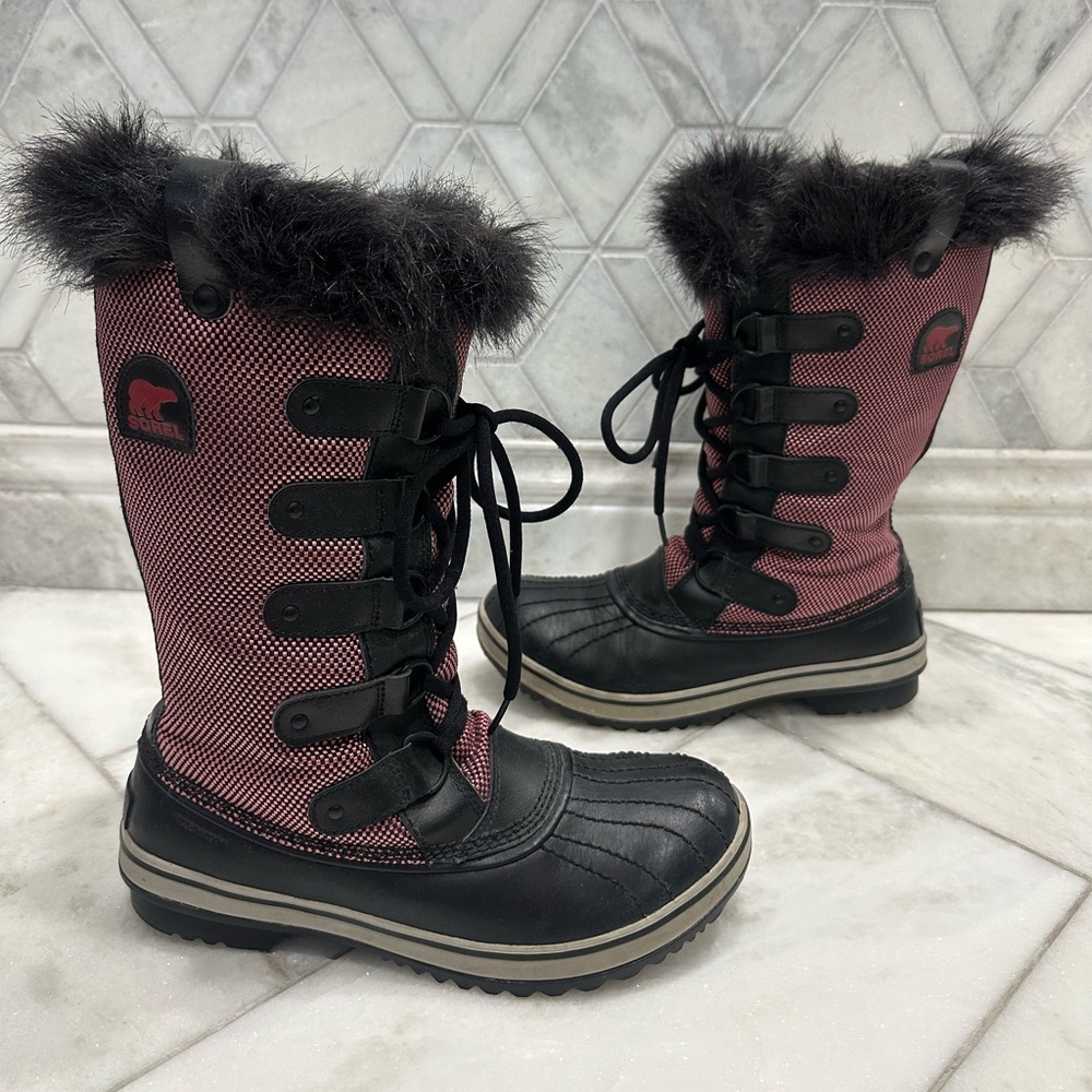 Size 8.5 Women’s Sorel Tofino Pink and Black Faux Fur Winter Boots